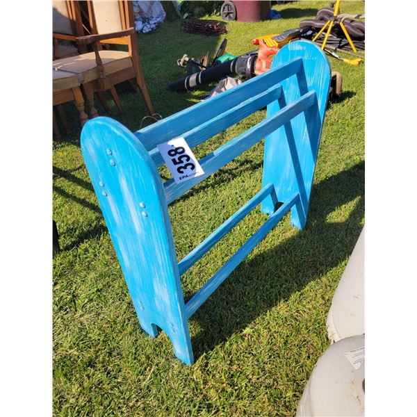 Blue saddle stand