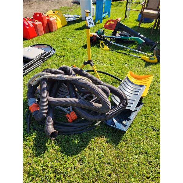 Hose, snow shovels, & rope