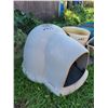 Image 3 : Barrels, dog house, cords