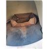 Image 4 : Barrels, dog house, cords