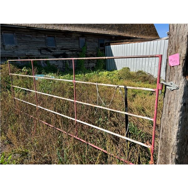 Reddish gate c/w hinges & brown panel (bent)