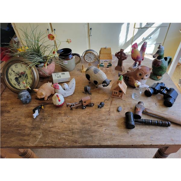 Various décor, clocks, etc.