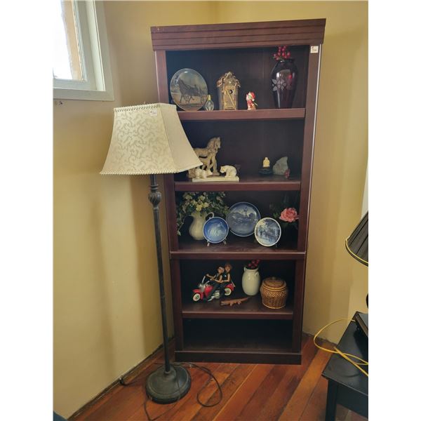 Wooden shelf, lamp and various décor