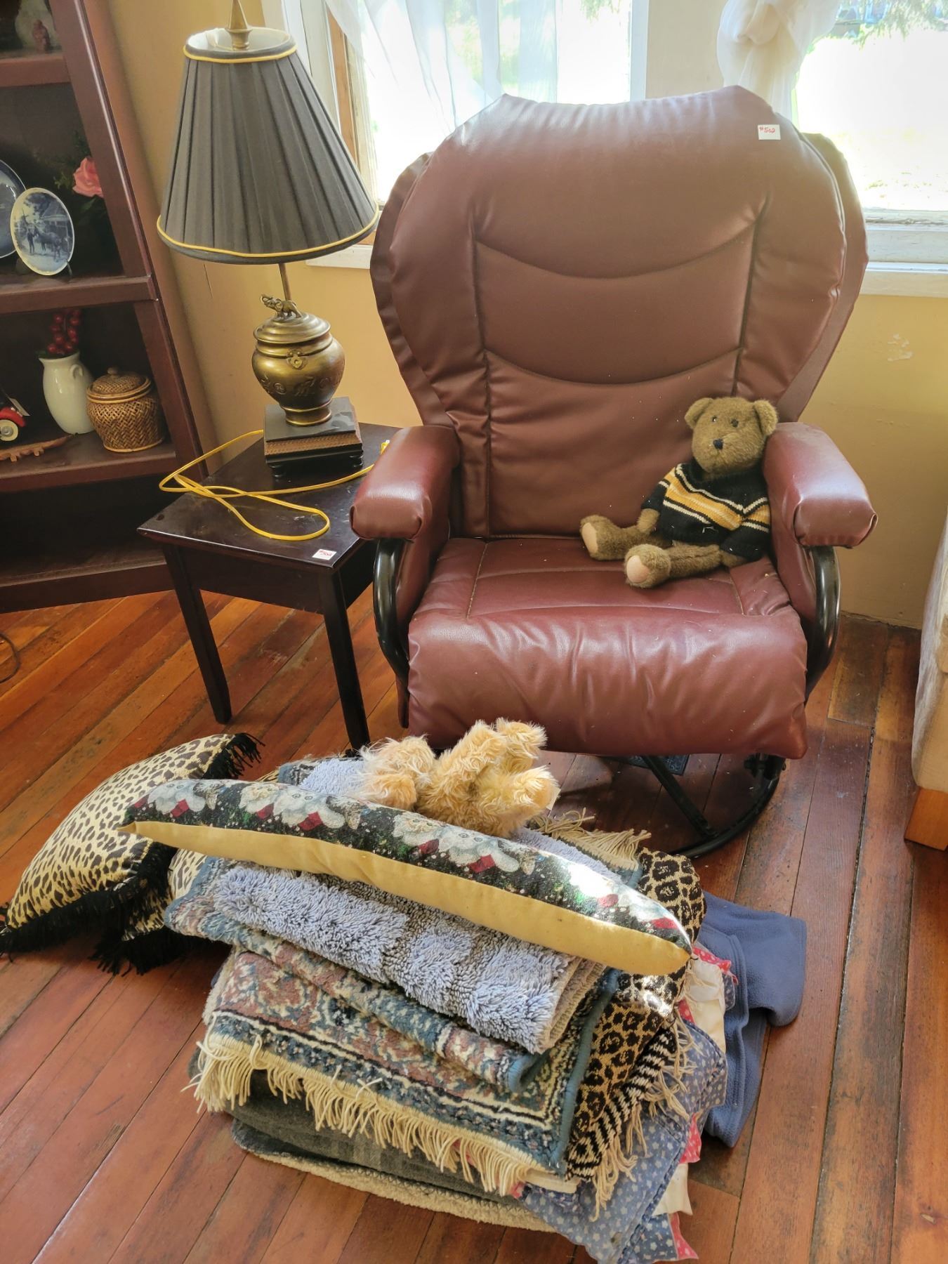 Rocking chair, side table, lamp and qty of blankets & throw pillows