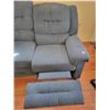 Image 3 : Recliner couch c/w qty of blankets and throw pillow