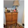 Image 1 : Sideboard c/w contents