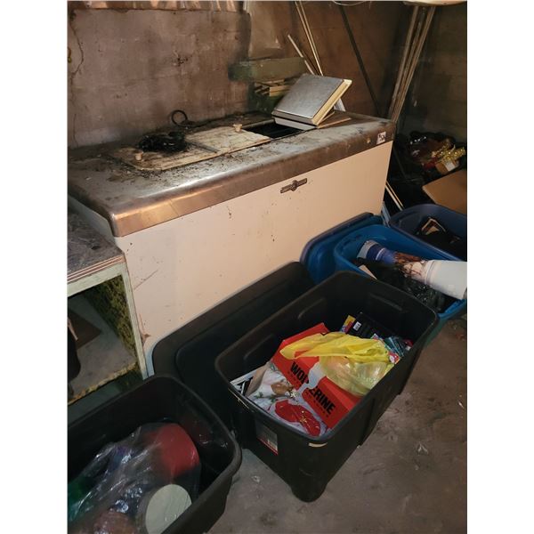 Universal cooler & qty of misc. items