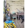Image 4 : Contents on back deck