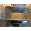 Image 1 : Rubbermaid wheel barrow