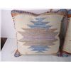 Image 2 : (2) Decor Pillows