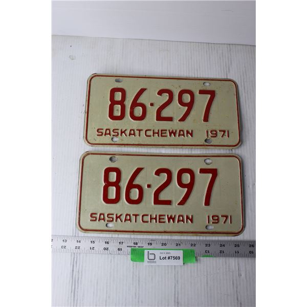 (2) 1971 Saskatchewan License Plates