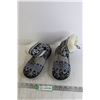 Image 1 : (2) Soft Slippers - Size M 7-8