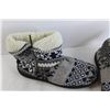 Image 3 : (2) Soft Slippers - Size M 7-8