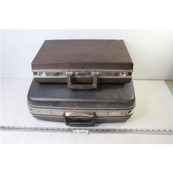 McBrine Locking Case - Samsonite Locking Suitcase (no keys)