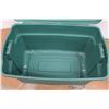 Image 3 : * Rubbermaid Plastic Tote with Lid - Some Damage