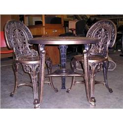 Table/Chairs