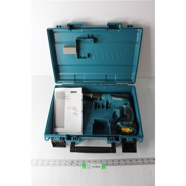 Makita 18V Cordless Screwdriver in Case