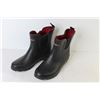 Image 7 : Canadiana Rubber Boots (size 5) - Birkenstock Sandals (size 37) - Accue-Reflex Sandals (size 40)