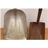 Image 2 : *(2) Shovels