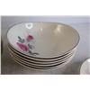 Image 3 : 19-Piece The Johnson Bros Dish Set
