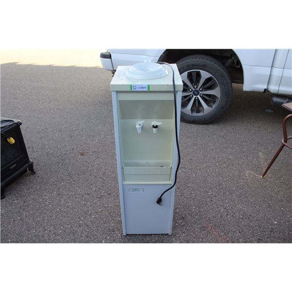 ** Small Water Dispenser - Untested