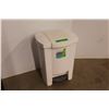 Image 5 : ** Vintage Laundry Hamper - White Plastic Garbage Can