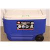 Image 2 : ** Igloo Wheelie Cool Cooler - Rubbermaid 6 Pac cooler
