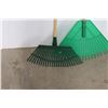 Image 2 : ** (2) Rakes - 36" Trimmers