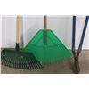 Image 3 : ** (2) Rakes - 36" Trimmers