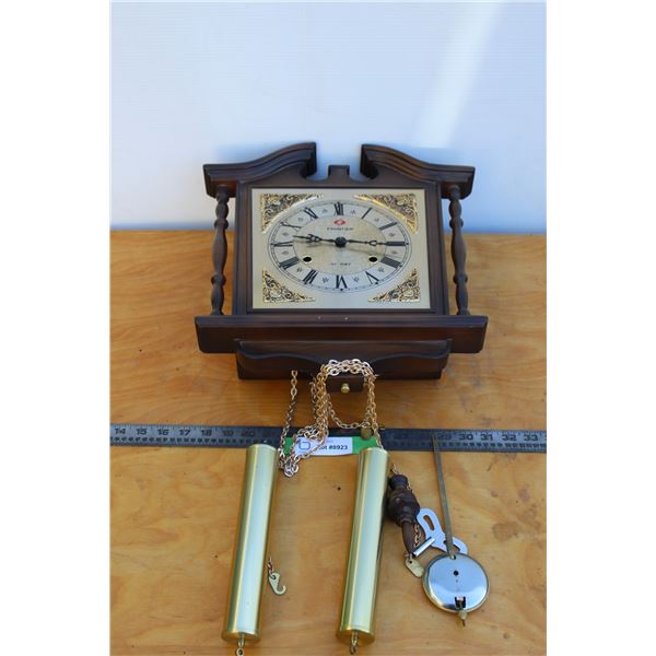 ** Frontier 31-Day Clock with Pendulum and Key - Looks Complete