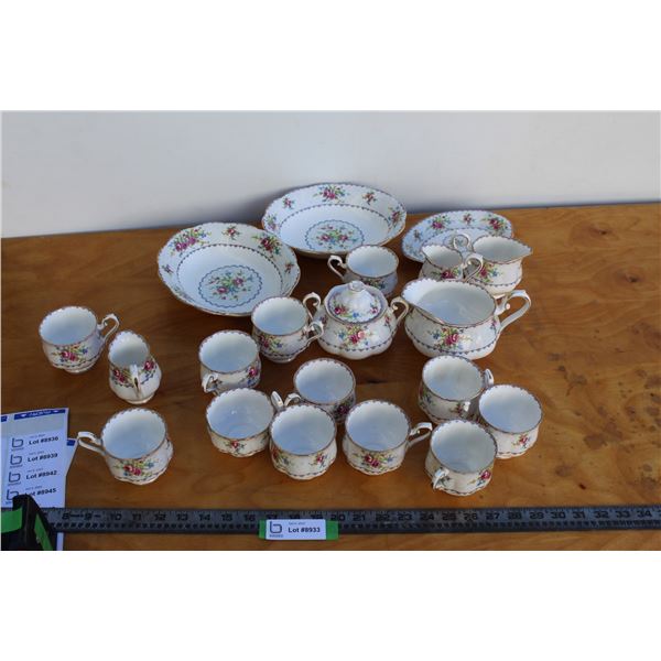 ** 20-Piece Royal Albert Bone China "Petit Point China" Dish Set