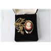 Image 2 : Women's Cameo Necklace in Case