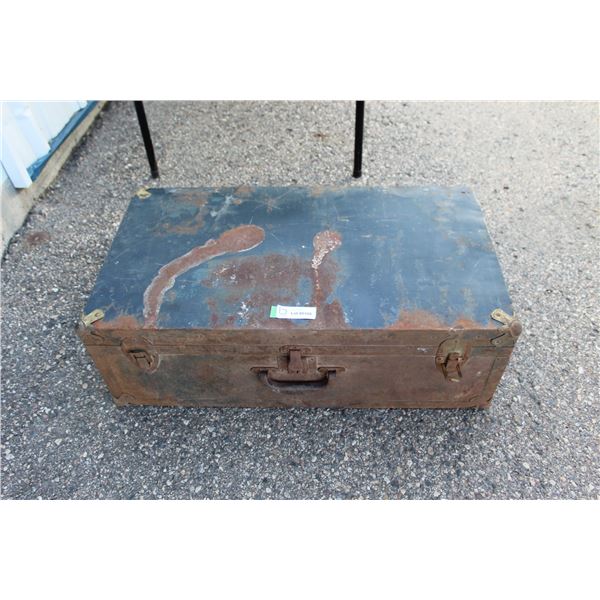 ** Vintage Metal Suitcase - No Shelf/Tray