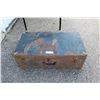 Image 1 : ** Vintage Metal Suitcase - No Shelf/Tray