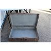 Image 4 : ** Vintage Metal Suitcase - No Shelf/Tray