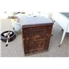 Image 8 : ** Davis Sewing Machine - Threaded, Untested; Cabinet - 23" x 17" x 29" Tall
