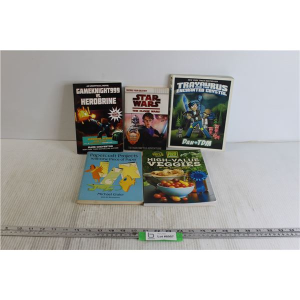 (5) Kids Books - Star Wars, Minecraft