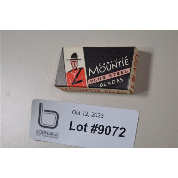 NOS Canadian Mounties Razor Blades