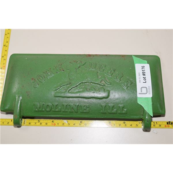 John Deere Cast Lid