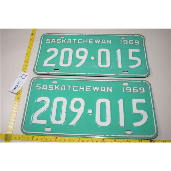 1969 Sask Matched Set License Plates