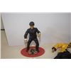 Image 2 : (2) Bruce Lee Toy Figures