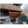 Image 2 : CREDENZA DESK