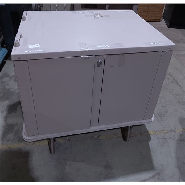 Lionville med cart on wheels