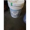 Image 4 : 2 PAILS OF ACRYLIC MORTER AND SOLVENT