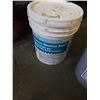 Image 5 : 2 PAILS OF ACRYLIC MORTER AND SOLVENT