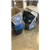 Image 1 : LOT OF STORAGE TOTES