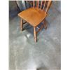 Image 8 : DINING ROOM TABLE WITH ONE LEAF 6 SPINDLE BACK CHAIRS