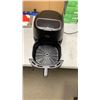 Image 2 : BELLA PRO SERIES TOUCHSCREEN 4QT AIR FRYER TESTED AND WORKING - RETAIL $179