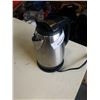 Image 2 : INSIGNIA 1.7L STAINLESS KETTLE TESTED AND WORKING - RETAIL $49