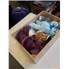 Image 2 : WOOD TOY BOX/BENCH WITH NEW STUFFED ANIMALS